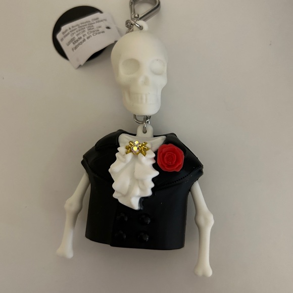 Bath & Body Works Other Bbw Halloween Skeleton Glow In The Dark Germ X Holder Poshmark